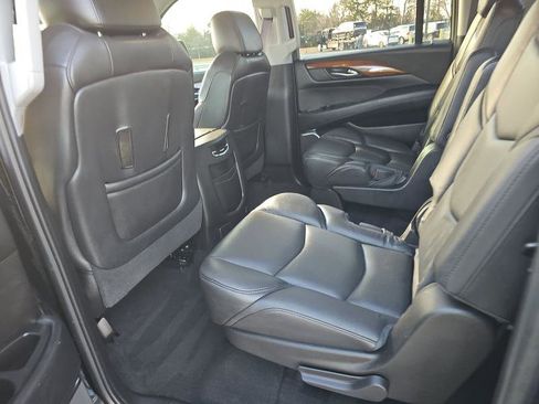 Used 2015 Cadillac Escalade ESV Premium image 11