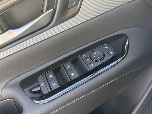 New 2026 Nissan Kicks SR FWD image 20