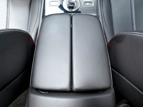 Used 2021 Bentley Bentayga w/ First Edition Specification AWD/4WD image 33