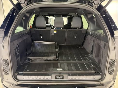 Certified 2025 Land Rover Discovery Dynamic SE AWD/4WD image 29