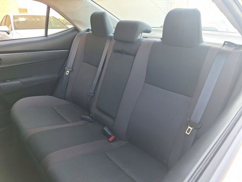 Used 2018 Toyota Corolla LE image 15