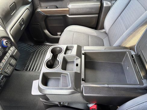 Used 2021 Chevrolet Silverado 1500 LT w/ Convenience Package II image 17