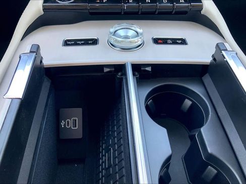 New 2026 Lincoln Navigator Reserve w/ Jet Appearance Package AWD/4WD image 19