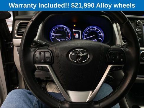 Used 2019 Toyota Highlander XLE image 22