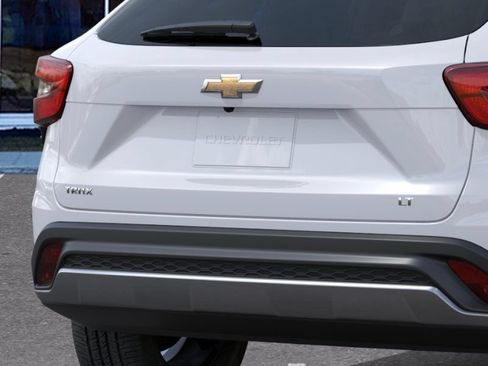 New 2026 Chevrolet Trax LT FWD image 14