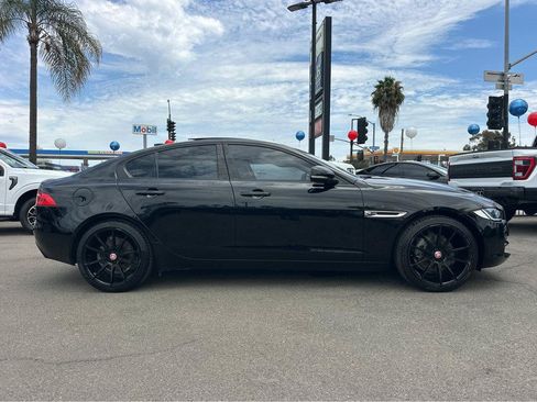 Used 2017 Jaguar XE RWD image 39