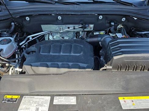 Used 2025 Volkswagen Atlas Cross Sport SE FWD image 23
