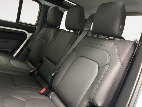 Used 2025 Land Rover Defender 110 S image 13