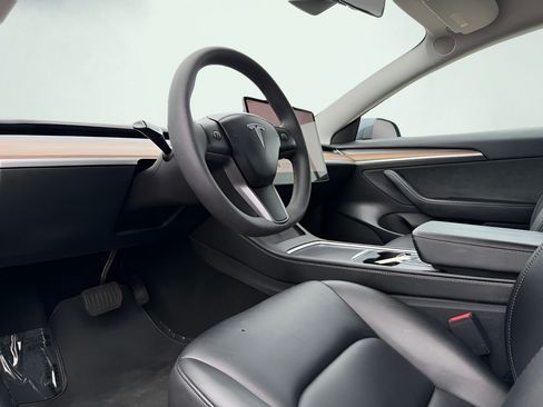Used 2021 Tesla Model 3 Standard Range Plus RWD image 33