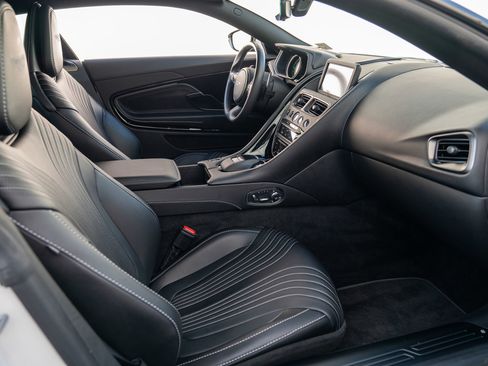 Used 2021 Aston Martin DB11 V8 image 26