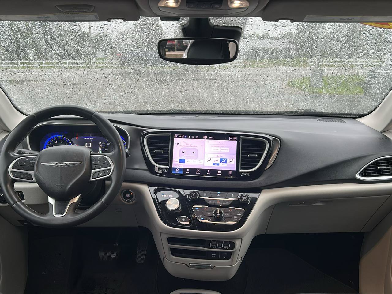 Used 2022 Chrysler Pacifica Touring-L FWD image 21