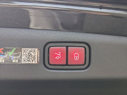 Certified 2025 Mercedes-Benz E 53 AMG e 4MATIC Sedan image 13