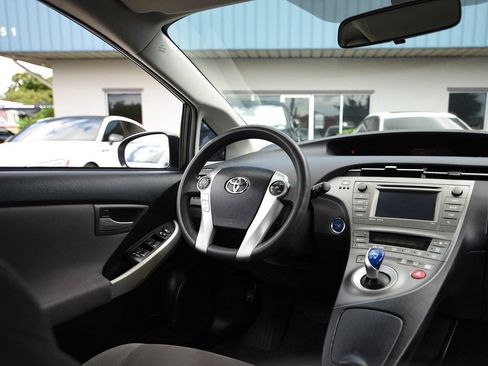 Used 2013 Toyota Prius Three FWD image 17
