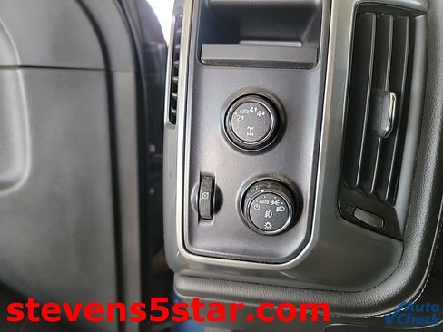 Used 2018 Chevrolet Silverado 1500 LTZ Z71 image 21