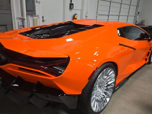 Used 2024 Lamborghini Revuelto AWD/4WD image 4