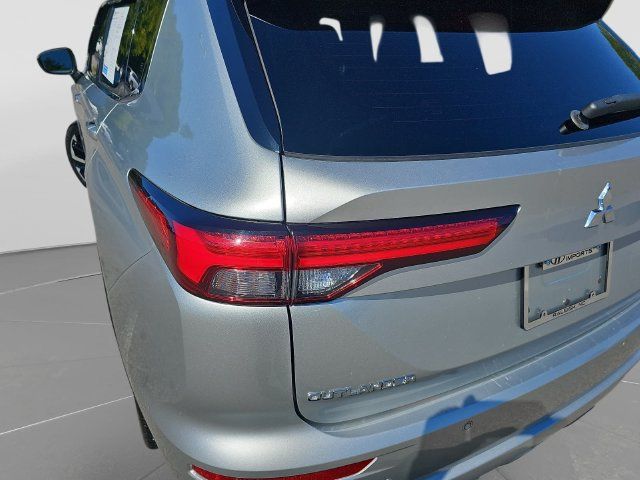 Used 2022 Mitsubishi Outlander SEL AWD/4WD image 37
