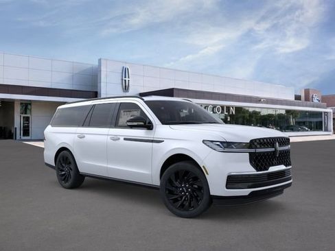 New 2026 Lincoln Navigator L Reserve w/ Jet Appearance Package AWD/4WD image 8