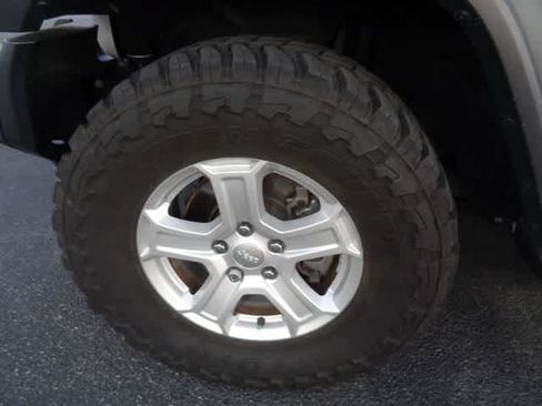 Used 2022 Jeep Wrangler Unlimited Sport AWD/4WD image 15