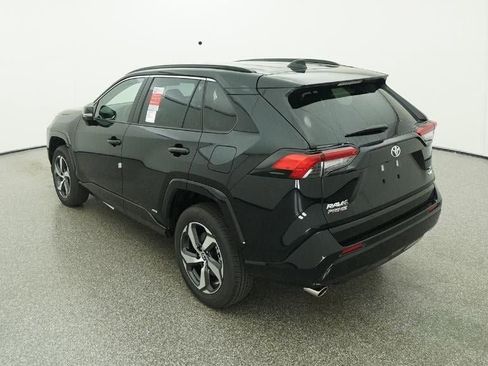 New 2025 Toyota RAV4 SE image 5