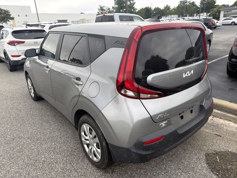 Used 2022 Kia Soul LX FWD image 8