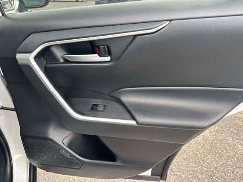 Used 2024 Toyota RAV4 XLE FWD image 14