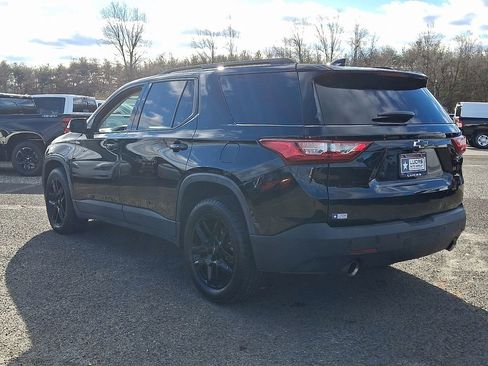 Used 2020 Chevrolet Traverse LT w/ Driver Confidence II Package AWD/4WD image 8