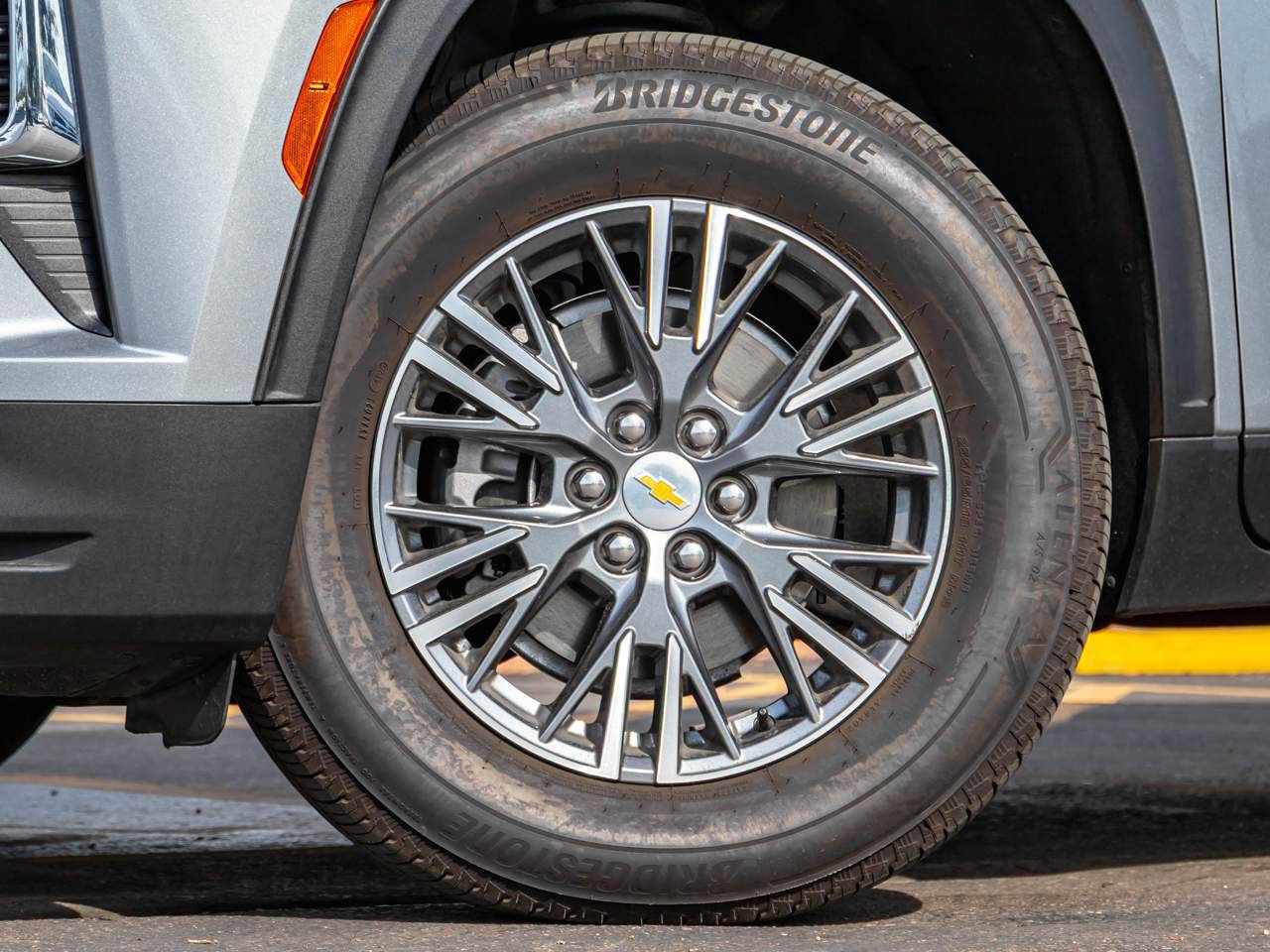 Used 2026 Chevrolet Traverse LT w/ LPO, Floor Liner Package FWD image 6
