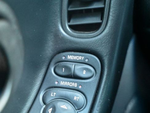 Used 2002 Chevrolet Corvette Z06 w/ Memory Pkg image 70