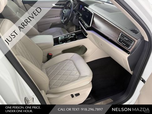 Used 2024 Volkswagen Atlas SEL Premium R-Line AWD/4WD image 49