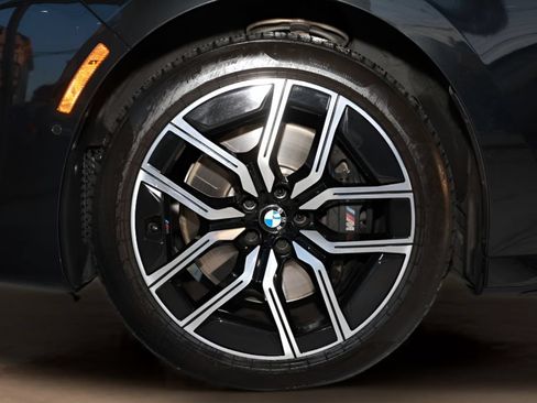 Used 2023 BMW 740i w/ Parking Assistance Package RWD image 44