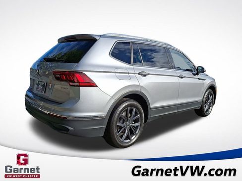Certified 2022 Volkswagen Tiguan SE image 7