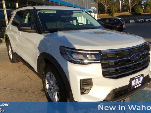 New 2026 Ford Explorer Active image 7