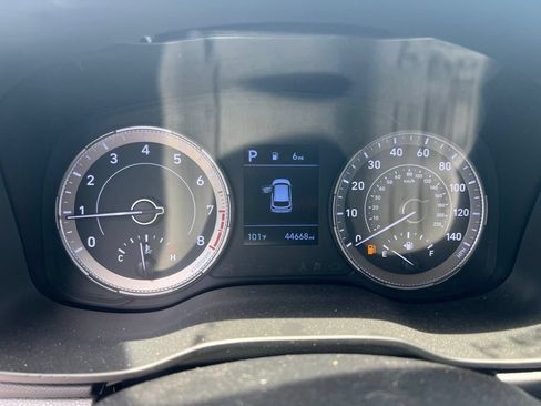 Used 2020 Hyundai Venue SE FWD image 12