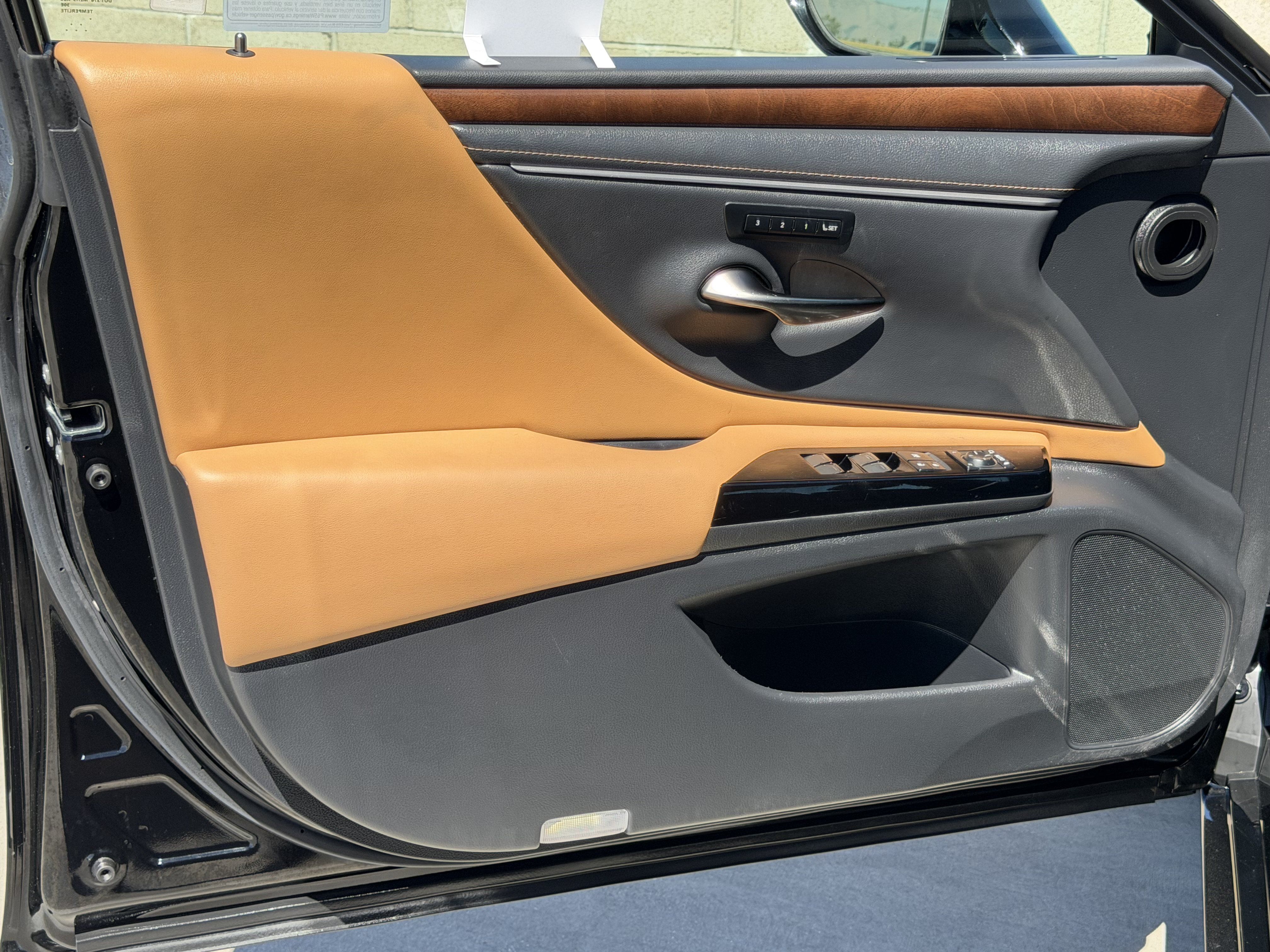 Certified 2023 Lexus ES 350 w/ Premium Package FWD image 17