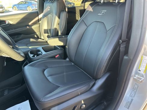 New 2026 Chrysler Pacifica Select image 63