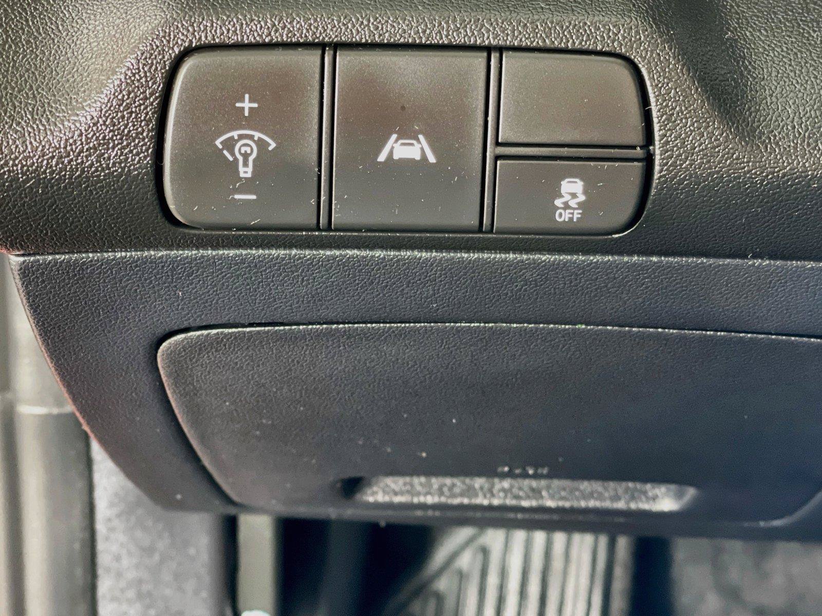 Used 2023 Hyundai Elantra Limited FWD image 13