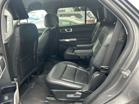 Used 2023 Ford Explorer XLT w/ Equipment Group 202A AWD/4WD image 8