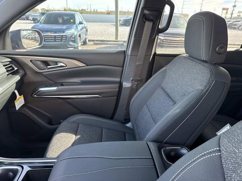 New 2026 Chevrolet Traverse LT image 17