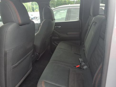 Used 2022 Nissan Frontier PRO-4X w/ Technology Package AWD/4WD image 8