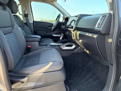 Certified 2025 Nissan Frontier SV w/ Tow Package RWD image 33