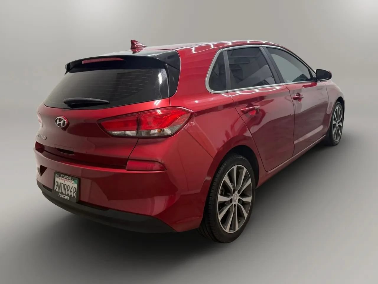 Used 2018 Hyundai Elantra GT FWD image 11
