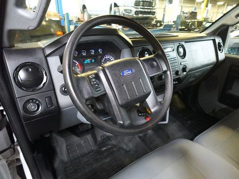 Used 2019 Ford F750 2WD Regular Cab Super Duty image 19
