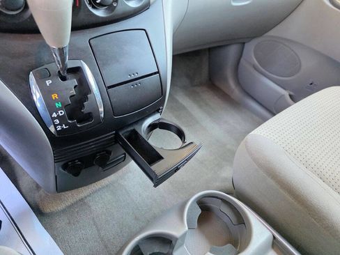 Used 2010 Toyota Sienna LE FWD image 9