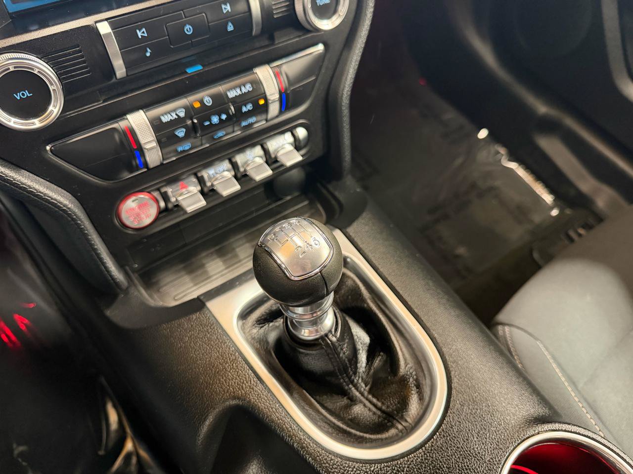 Used 2018 Ford Mustang GT w/ Equipment Group 301A RWD image 19