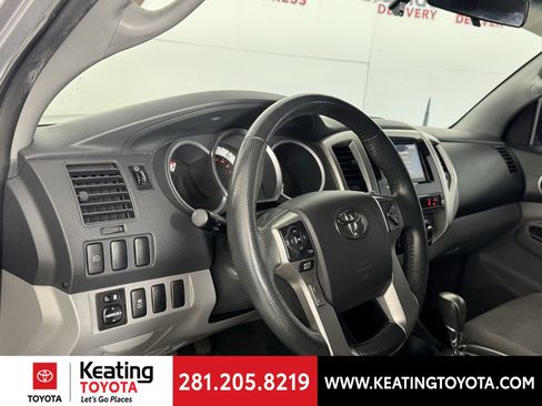 Used 2014 Toyota Tacoma PreRunner w/ SR5 Package image 14