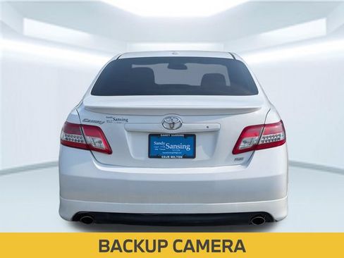 Used 2011 Toyota Camry SE FWD image 4