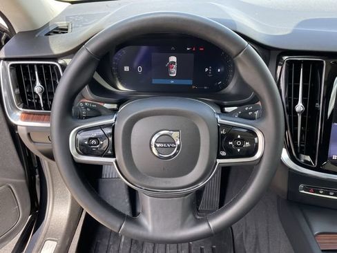 Used 2024 Volvo S60 B5 Plus FWD image 12