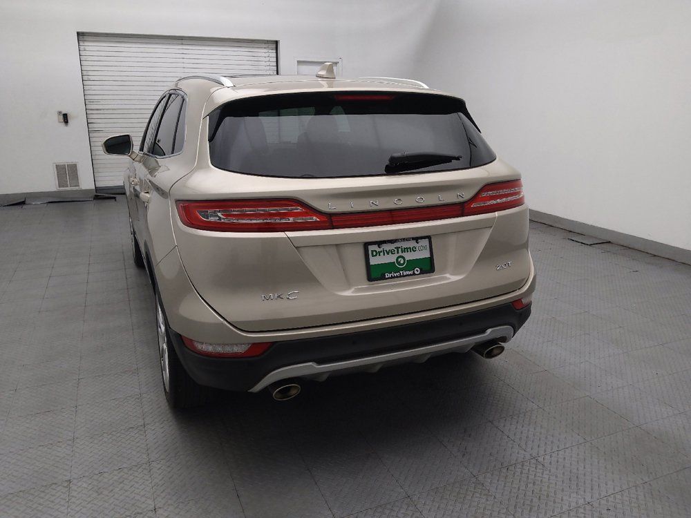 Used 2017 Lincoln MKC Reserve FWD image 6