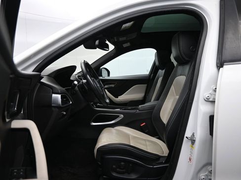 Used 2017 Jaguar F-PACE R-Sport image 25