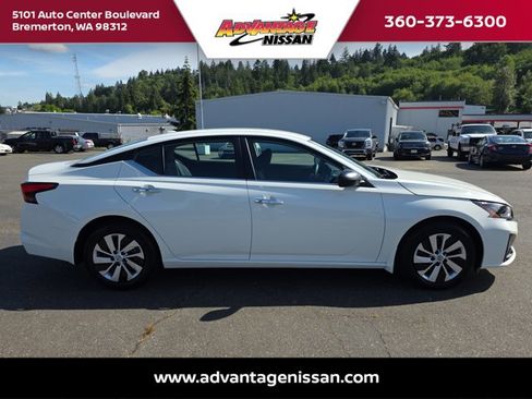 Used 2025 Nissan Altima 2.5 S FWD image 8